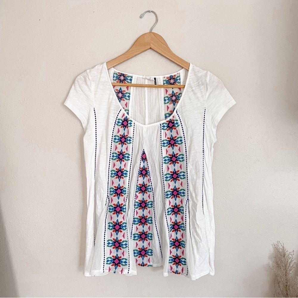 Anthropologie Akemi + Kin Embroidered Flowy Boho Top